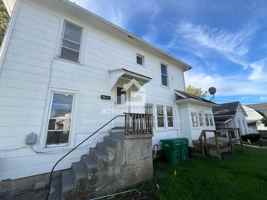 featured image of 225 1/2 N 10th St