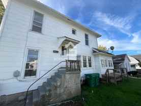 225 1/2 North 10th Street - Photo 1 of 1