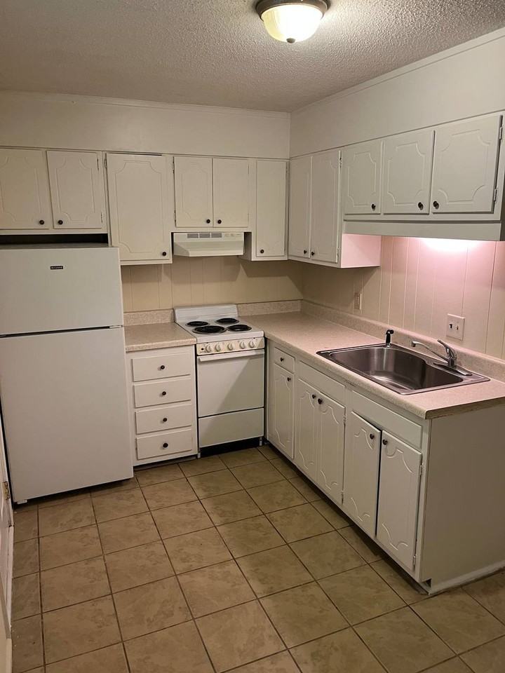 Vista Apartments - Photo 6 of 10