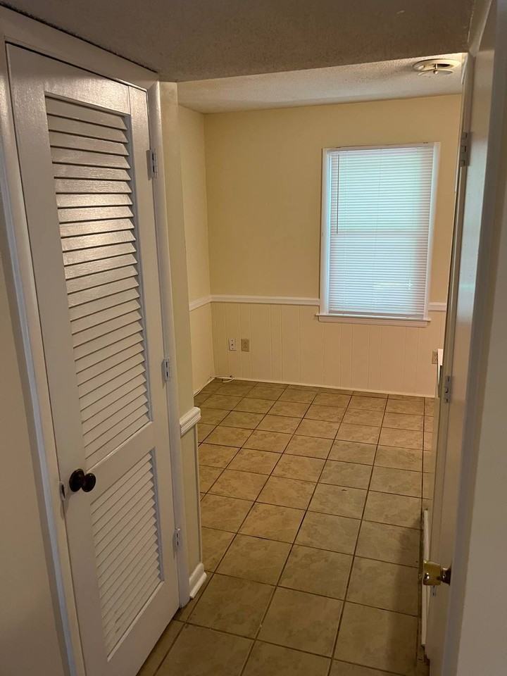 Vista Apartments - Photo 7 of 10