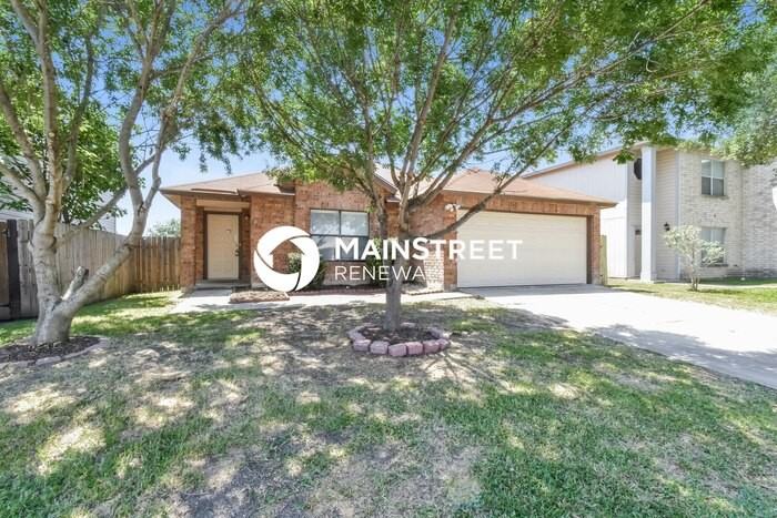 8027 Chestnut Cape - Photo 2 of 16