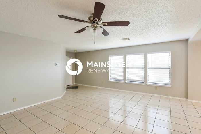 8027 Chestnut Cape - Photo 3 of 16