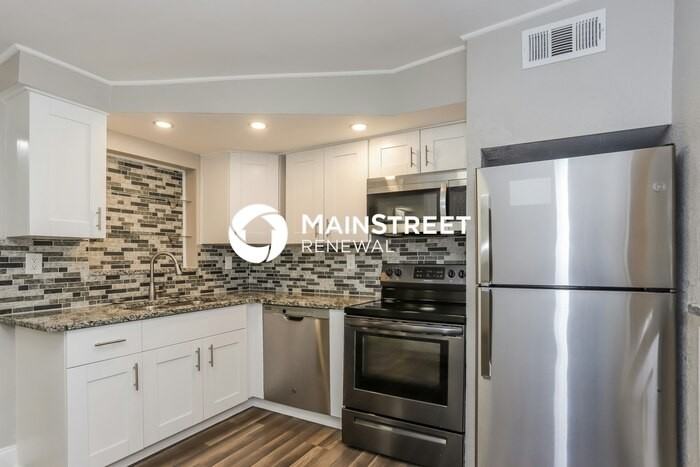 1960 Cecil Street - Photo 4 of 16