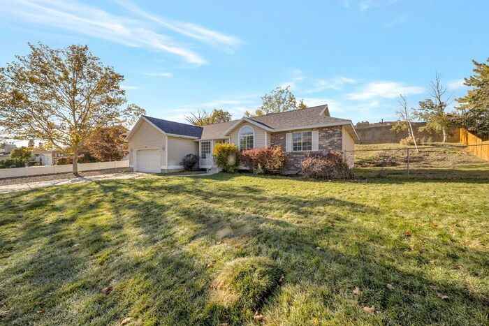 11810 South Hidden Valley Drive - Photo 2 of 32