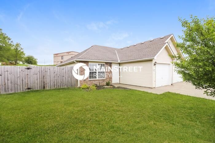 205 Palmer Ct - Photo 2 of 16