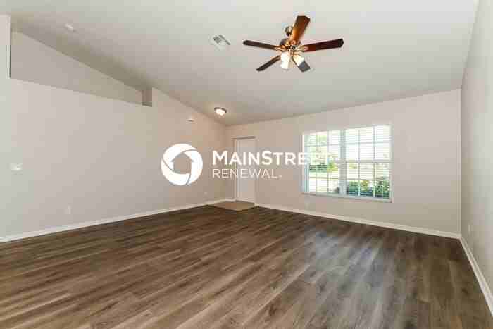 349 Sw 28th Pl - Photo 2 of 16