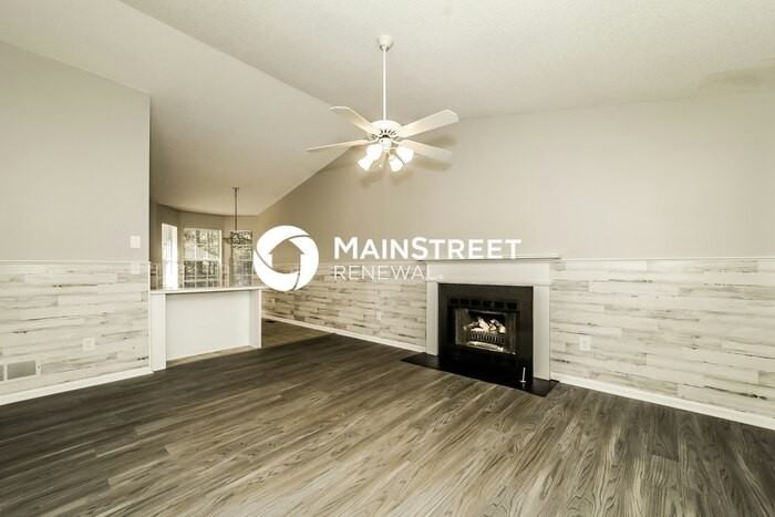 33 Daisy Ln - Photo 3 of 17