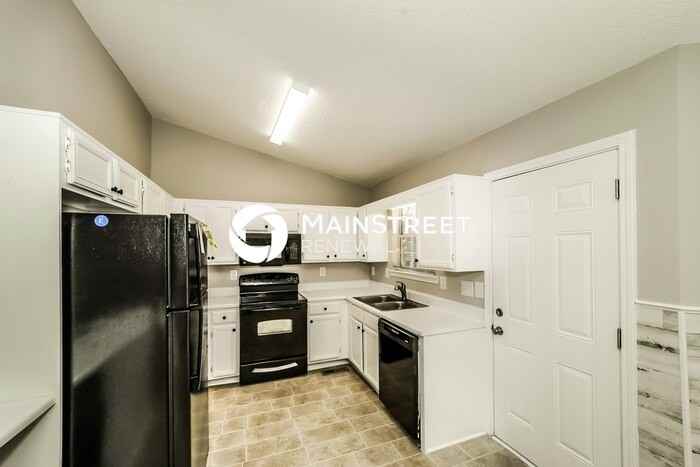 33 Daisy Ln - Photo 4 of 17