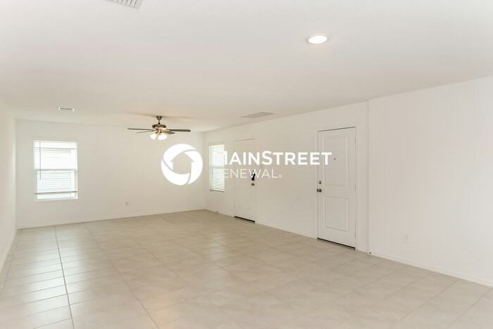 3156 Crestone Dr - Photo 2 of 15