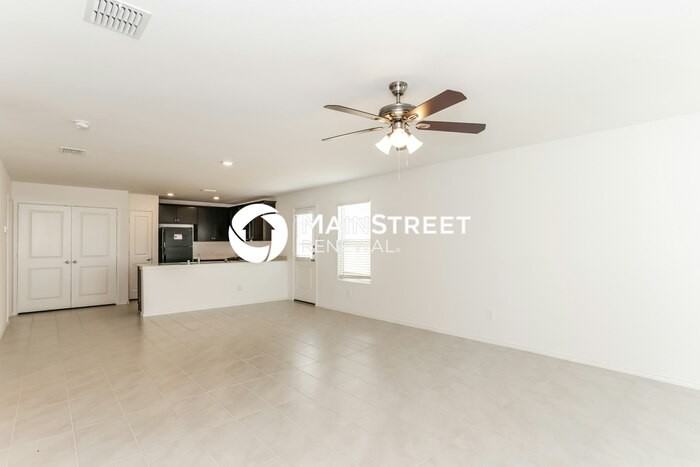 3154 Crestone Dr - Photo 4 of 16