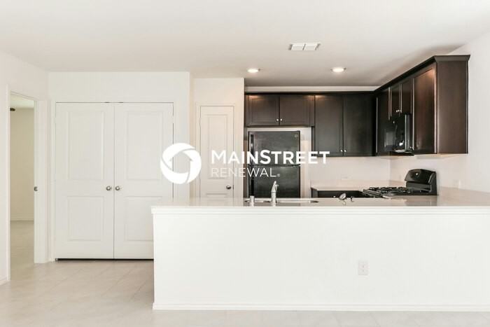 3154 Crestone Dr - Photo 5 of 16