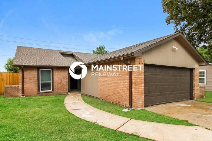 5310 Riverwood Dr - Photo 3 of 16