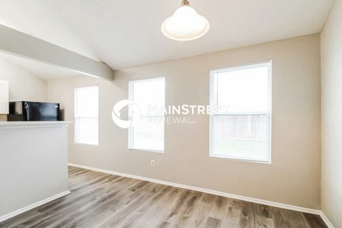 5310 Riverwood Dr - Photo 6 of 16