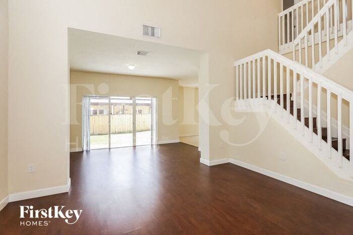15464 Southwest 18th Lane - Photo 3 of 15