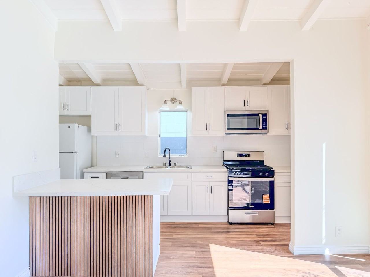 121 Highland Dr - Photo 3 of 16