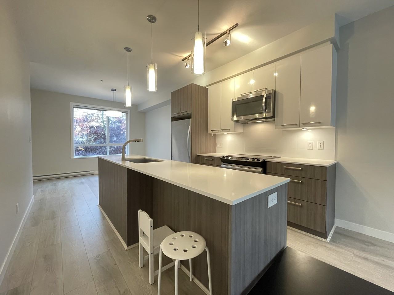 638 Regan Avenue - Photo 4 of 16