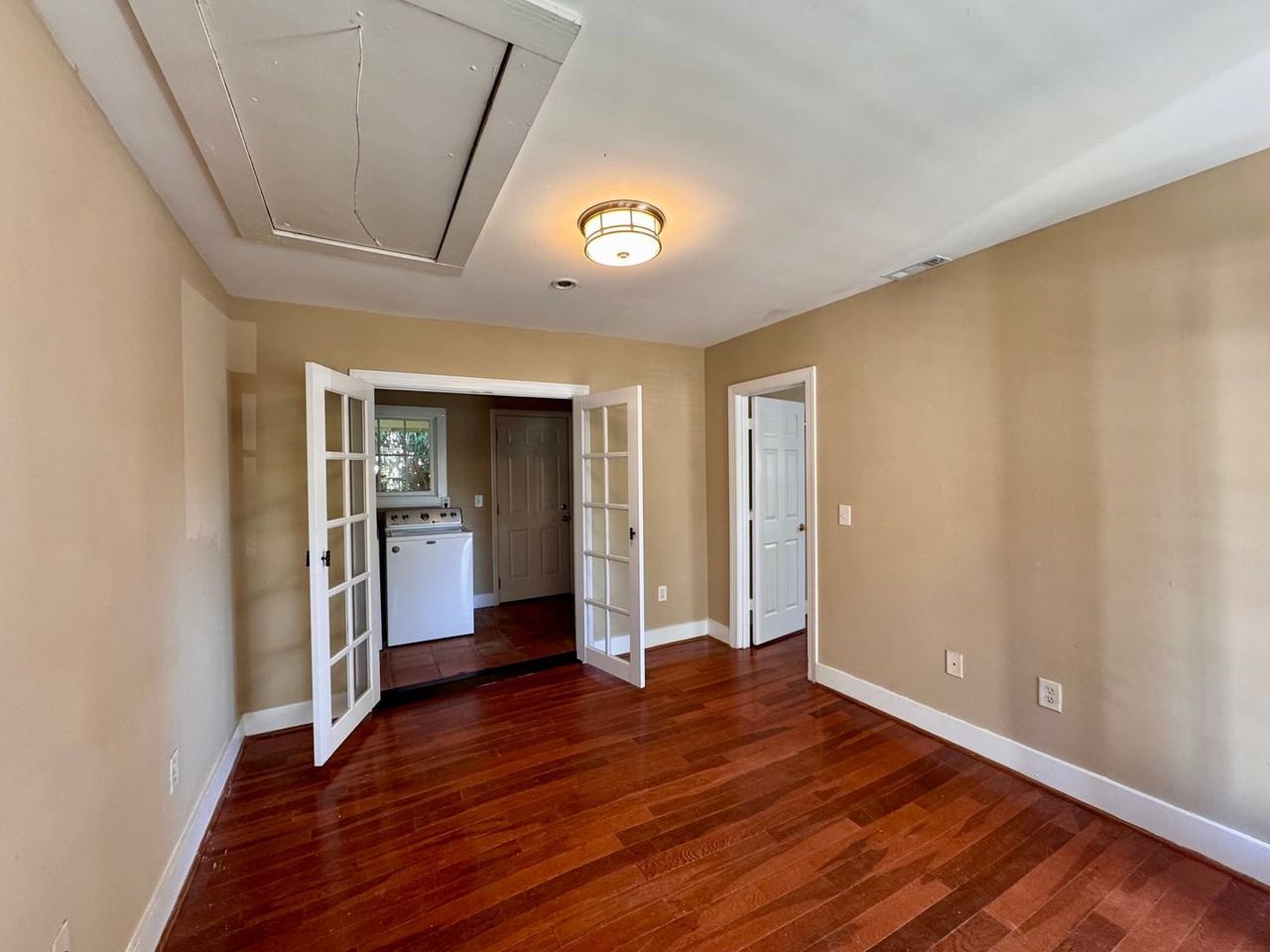 129 South Graham Street - Photo 5 of 16