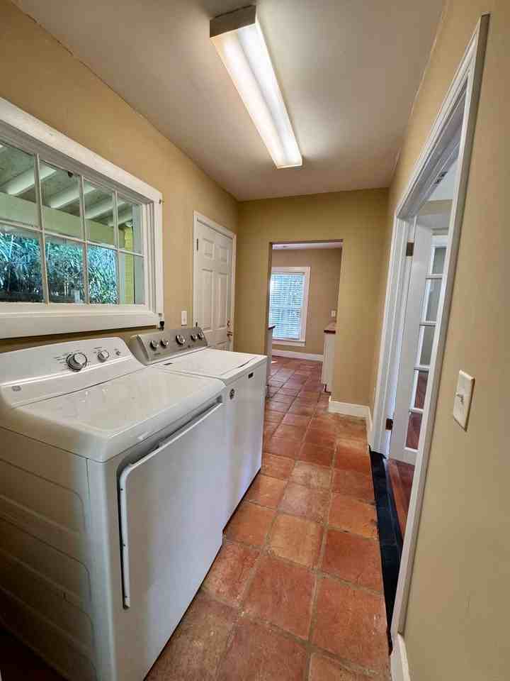 129 South Graham Street - Photo 6 of 16