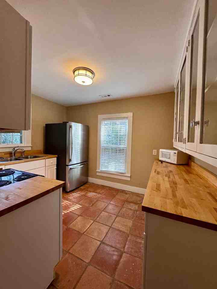 129 South Graham Street - Photo 7 of 16