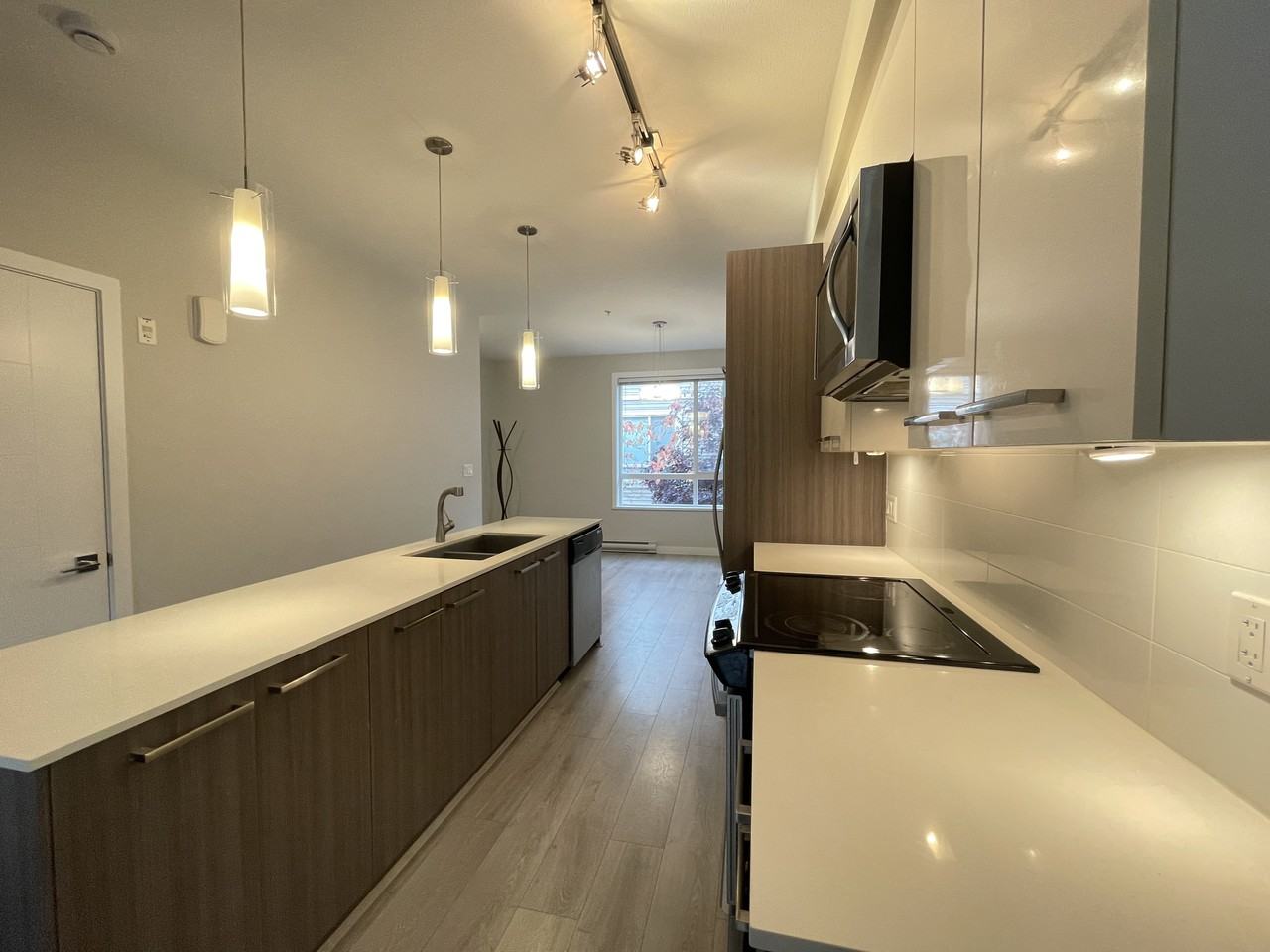 638 Regan Avenue - Photo 3 of 16