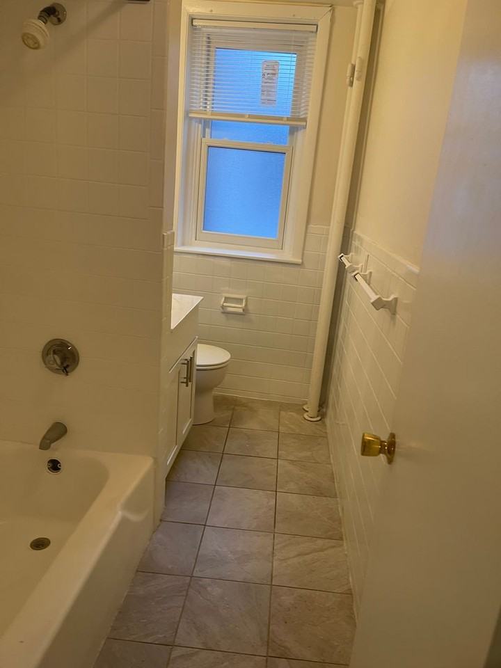 1131 Commonwealth Ave - Photo 5 of 10