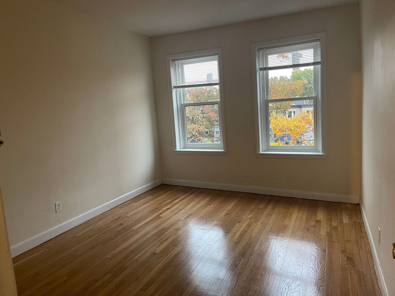 1131 Commonwealth Ave - Photo 7 of 10