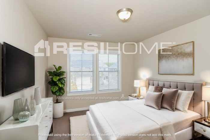 110 Brougham Drive South - Photo 5 of 19