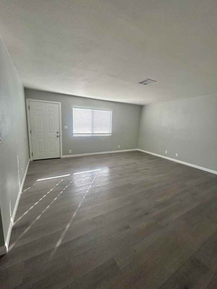 5430 Cahuilla Ave - Photo 5 of 18