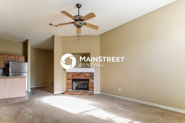 1393 Marhill Cove - Photo 4 of 14