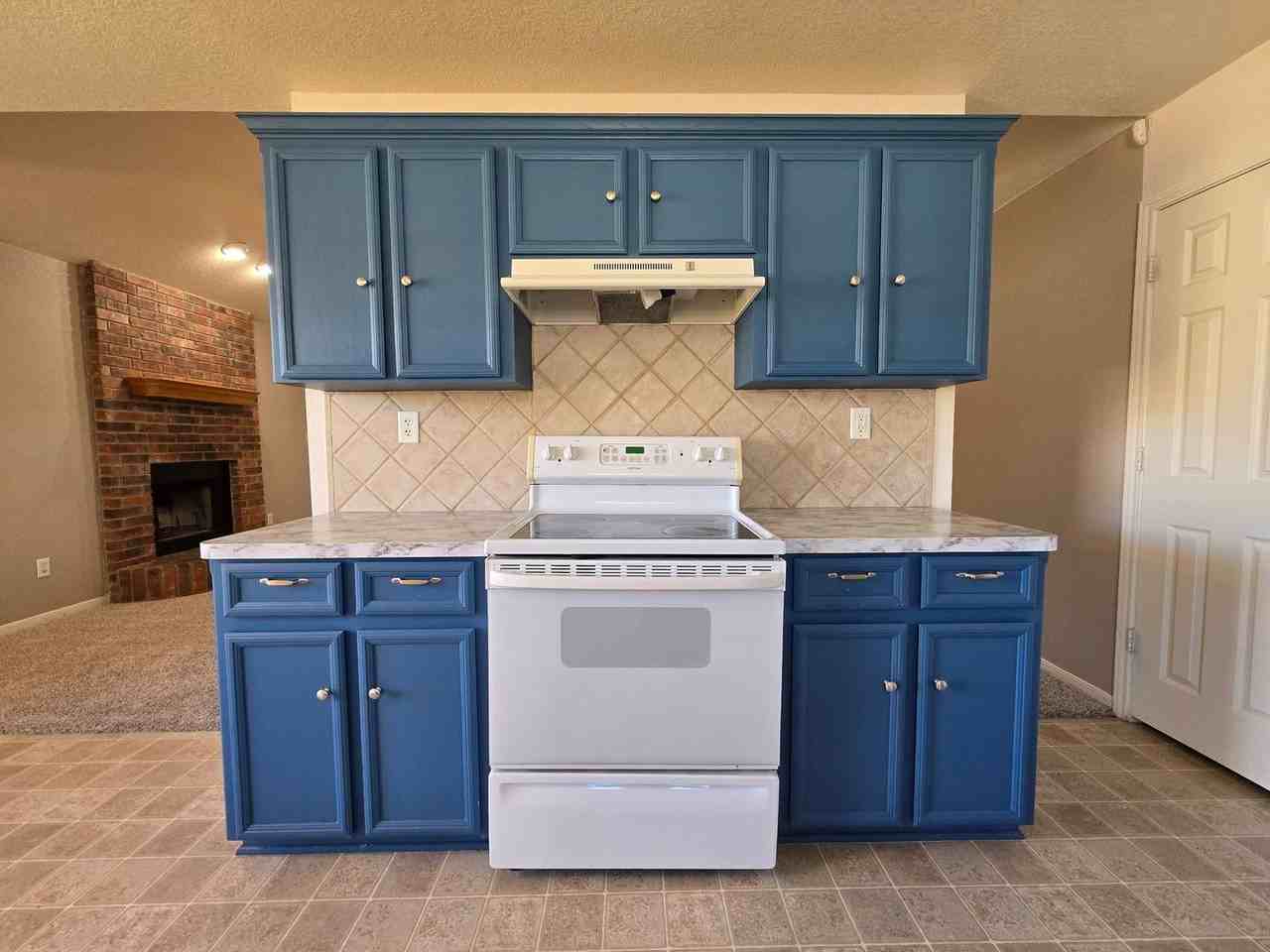 4403 Mildred Ave - Photo 5 of 26