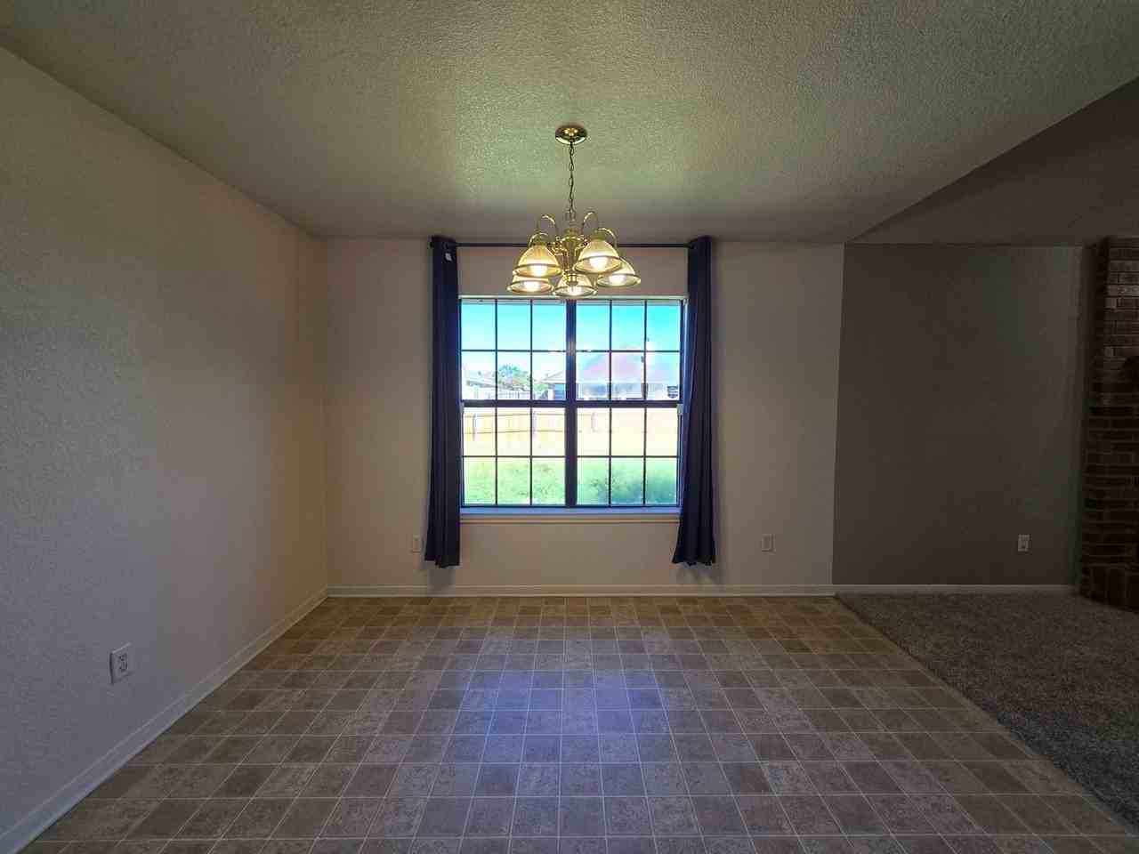 4403 Mildred Ave - Photo 7 of 26