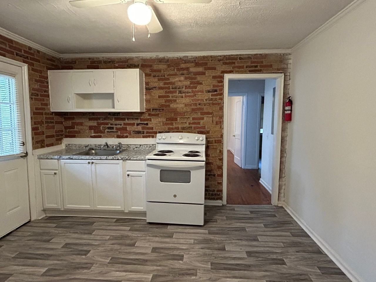 1725 Belcher Circle - Photo 4 of 9