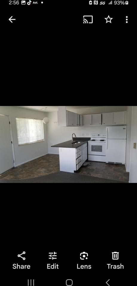 1090 30th St #1 - Photo 2 of 11