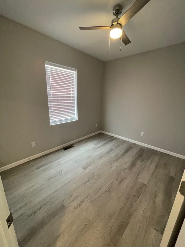 94 Timber Hill Dr - Photo 4 of 15