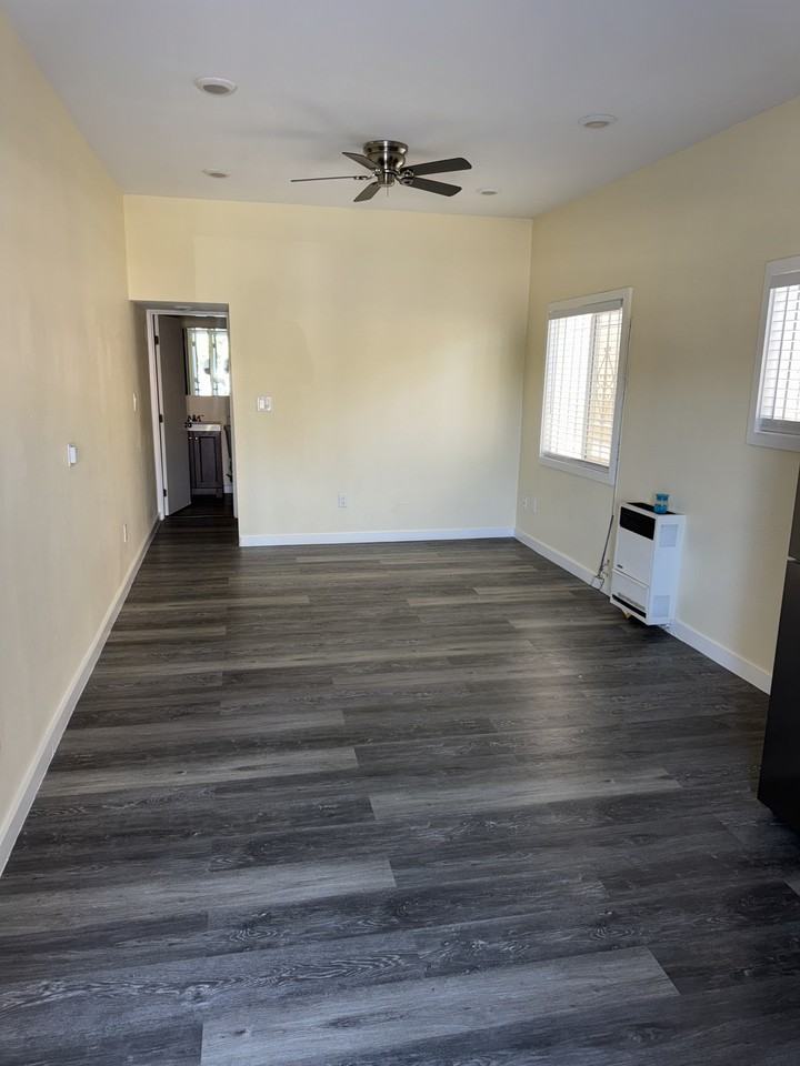 11813 S Main St #11815 - Photo 3 of 7