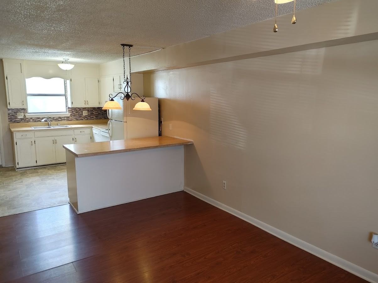 1511 Medland Road Northwest #B - Photo 3 of 18