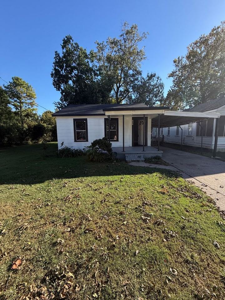 626 Joannes St - Photo 4 of 27