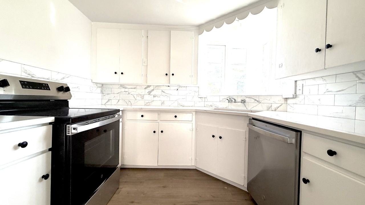 3054 Tuscarawas St W - Photo 5 of 15