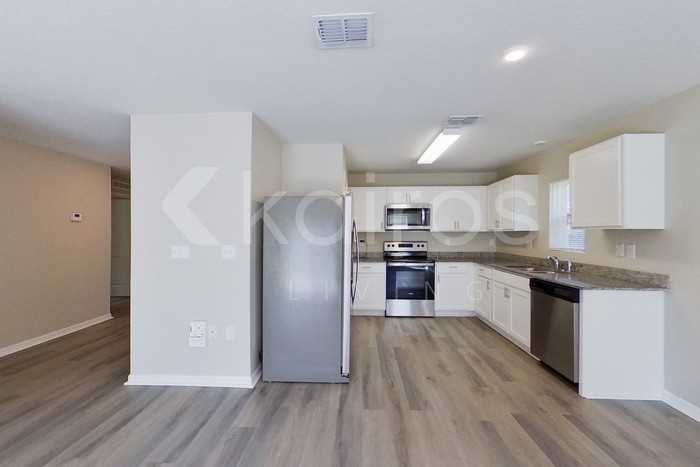 287 Parkview Drive - Photo 2 of 20