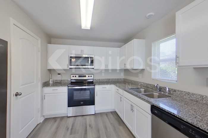 287 Parkview Drive - Photo 4 of 20