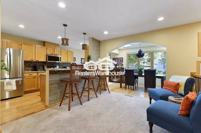 2210 Sherwood Court - Photo 3 of 29