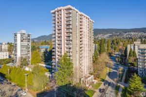 featured image of 1552 Esquimalt Avenue