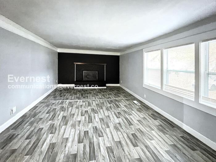 913 Meadowbrook Drive - Photo 4 of 16