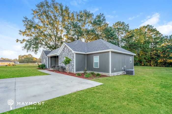 130 Lewis Rd - Photo 4 of 14