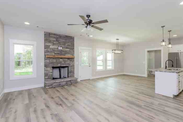 130 Lewis Rd - Photo 5 of 14