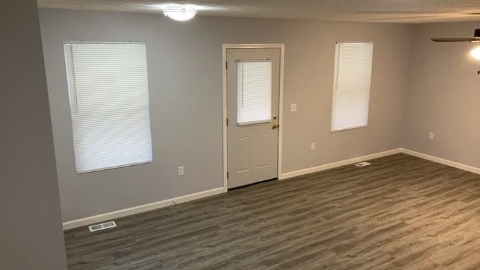 2025 Culver Ave - Photo 4 of 37