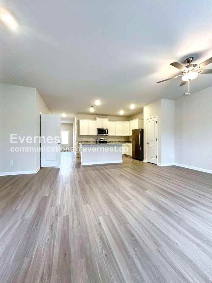 2104 Willow Glen Dr - Photo 3 of 18
