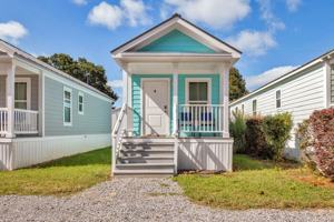 featured image of 171 Paradise Ave #8