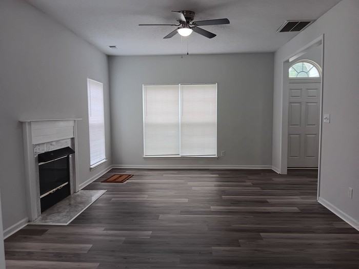 2540 Governors Point Court Northeast - Photo 4 of 17