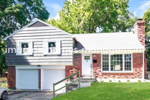 featured image of 606 E 110th Ter